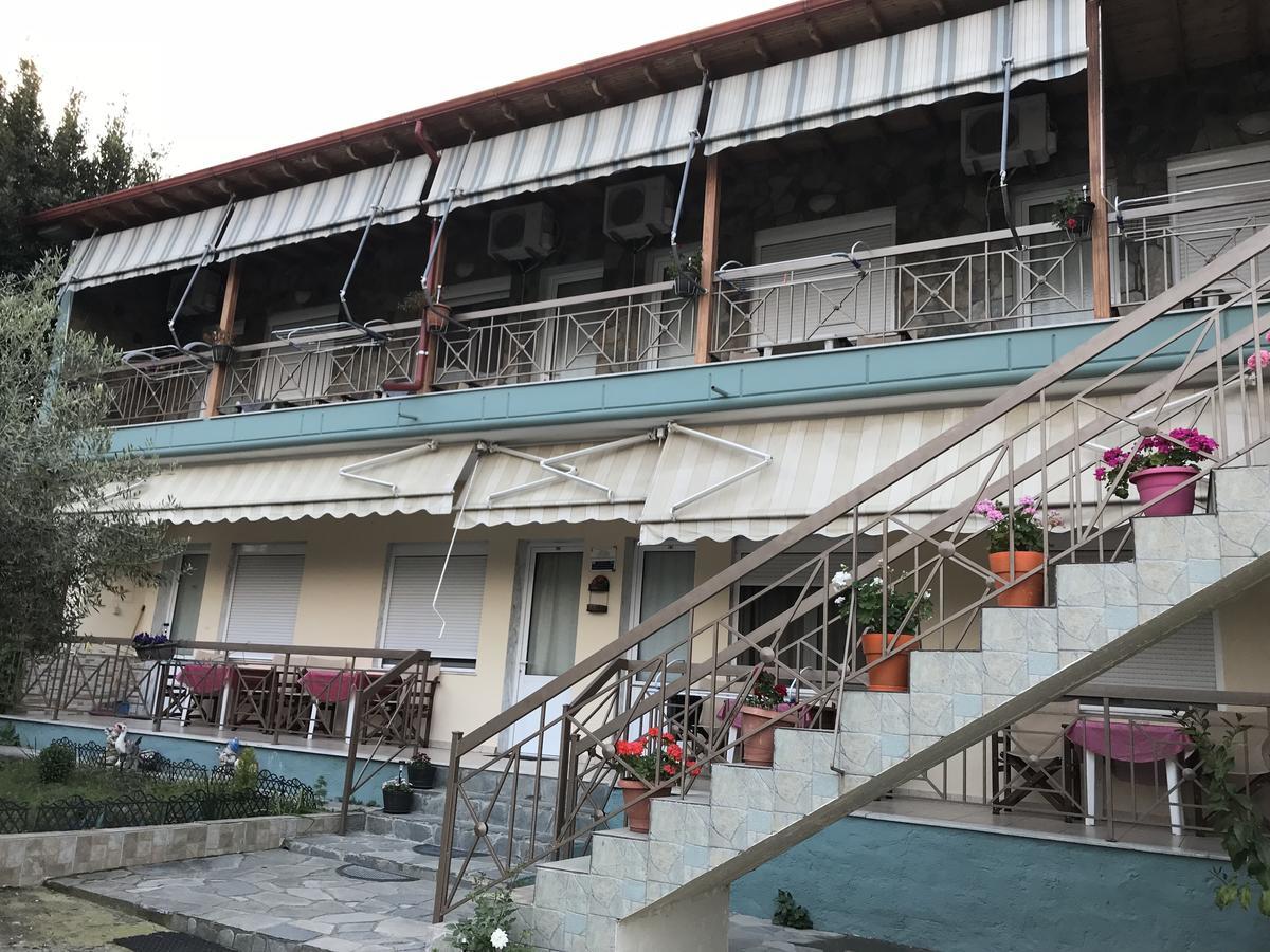 Guesthouse Adonis Loutraki (Pella) Exterior foto