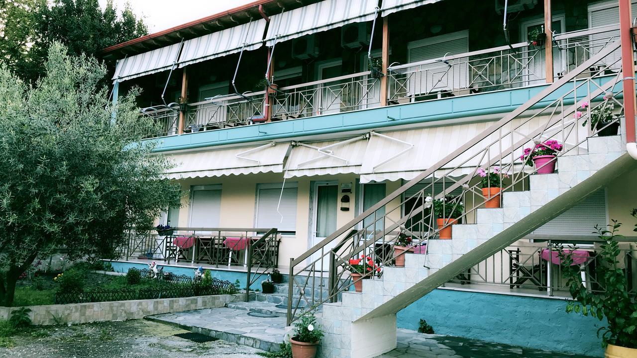 Guesthouse Adonis Loutraki (Pella) Exterior foto